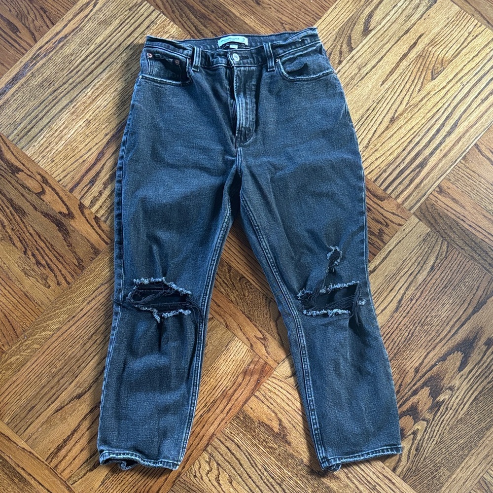 A&F Curve Love size 28 cropped Distressed Black Women's Jeans